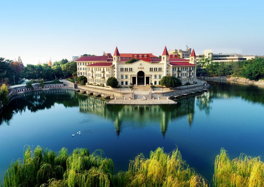 红山大图_副本.jpg 红山大图_副本.jpg