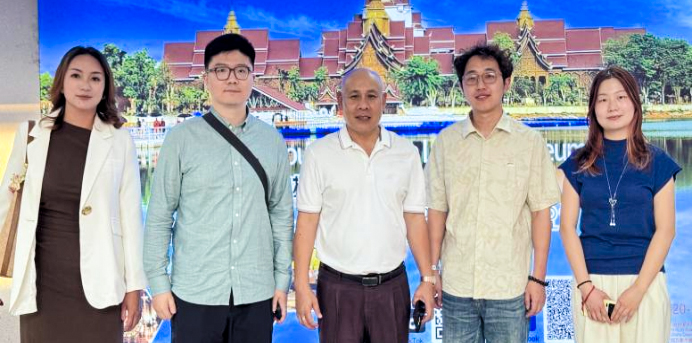 �������������ֳ�798ѧԺѡ����Ը����ϯ�ִ����ο�չ���Ľ�ѧ